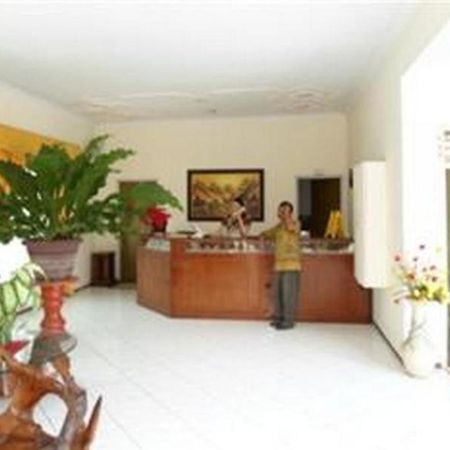 Hotel Safari Джембер Экстерьер фото